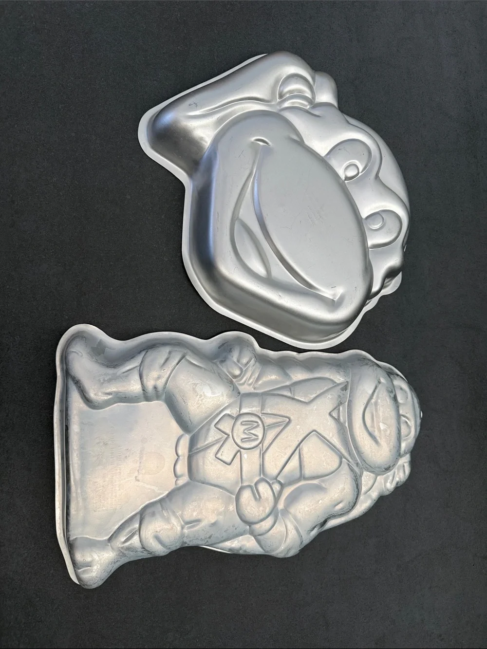Set of 2 Wilton Teenage Mutant Ninja Turtle Cake pans